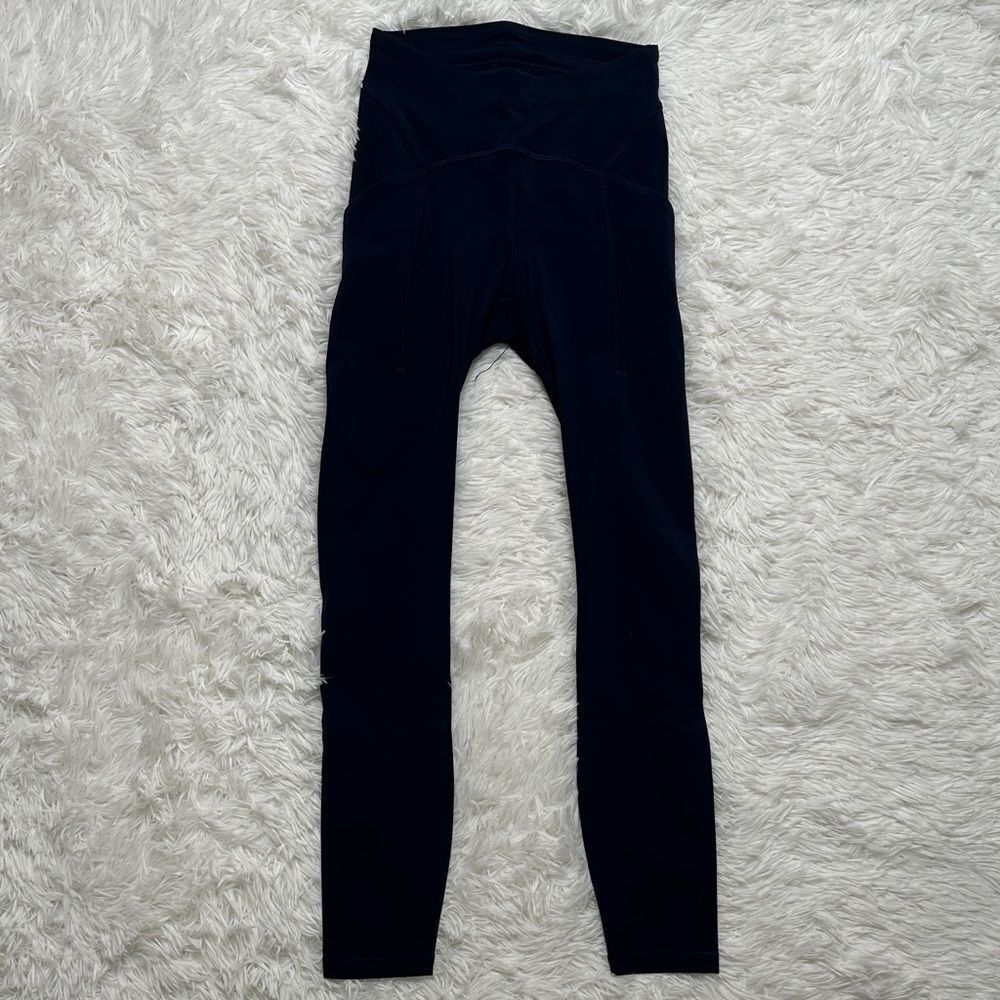 Lululemon Athletica Deep Blue Leggings size 2 crop